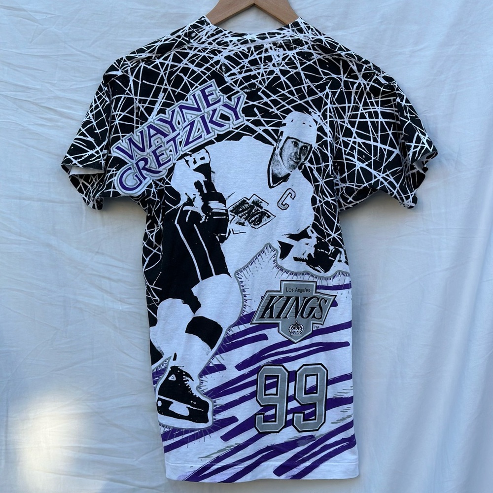 Vintage Los Angeles Kings Tee Shirt.  Wayne Gretsky #99 Graphic.